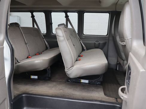 Used 2017 Chevrolet Express 3500 LT w/ LT Preferred Equipment Group RWD image 5