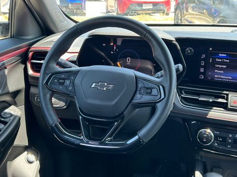 Used 2025 Chevrolet TrailBlazer RS w/ Convenience Package FWD image 39