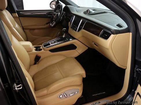 Used 2017 Porsche Macan GTS image 34