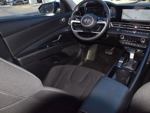 Used 2023 Hyundai Elantra SEL w/ Convenience Package image 15