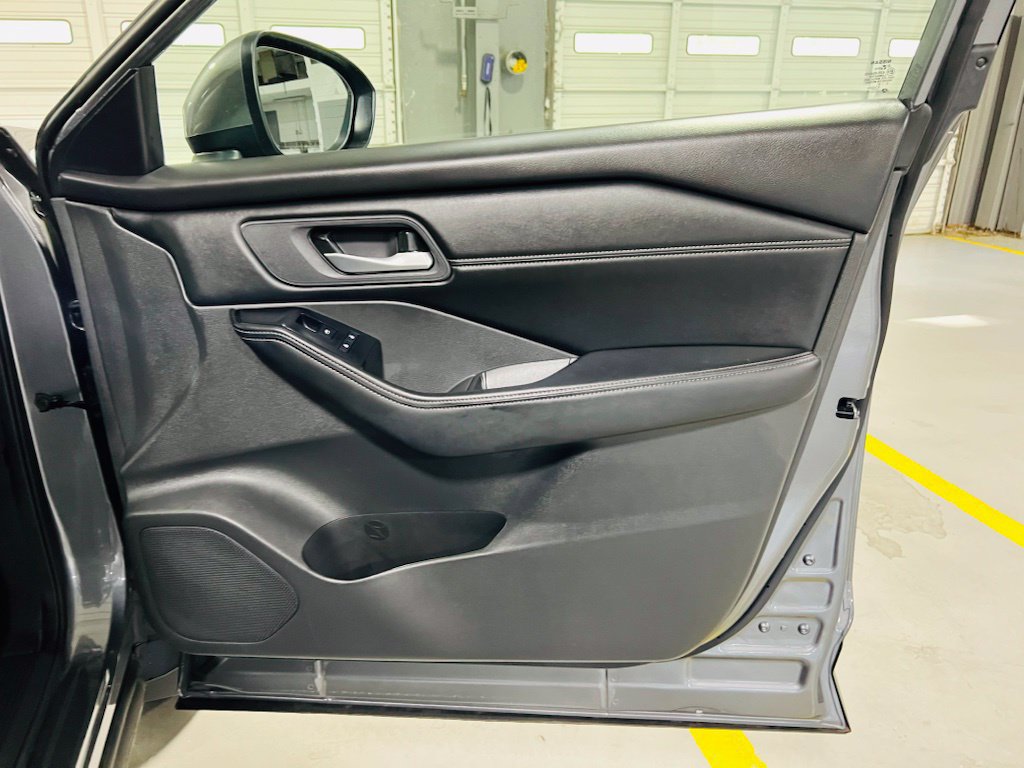 Used 2026 Nissan Rogue SV w/ SV Premium Package FWD image 31