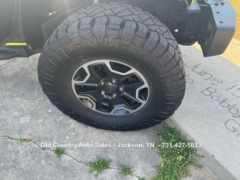 Used 2016 Jeep Wrangler Unlimited Rubicon image 12