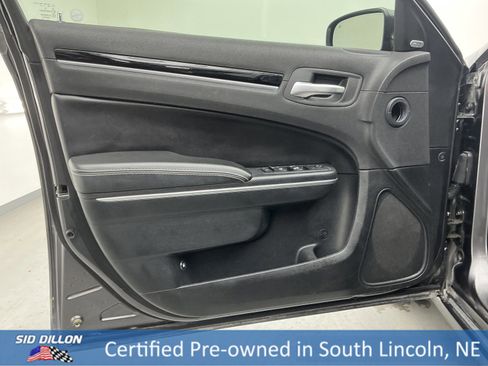 Used 2018 Chrysler 300 S image 15