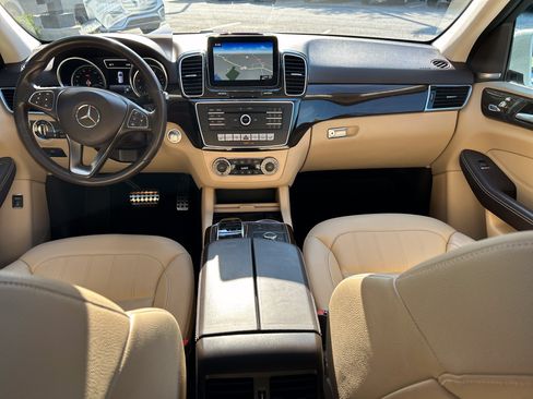 Used 2019 Mercedes-Benz GLE 400 4MATIC image 16