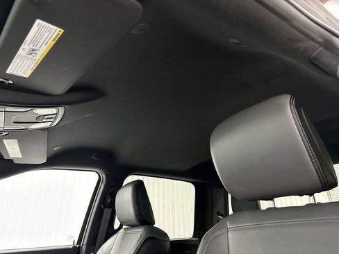 Used 2022 RAM 2500 Tradesman w/ Chrome Appearance Group AWD/4WD image 19