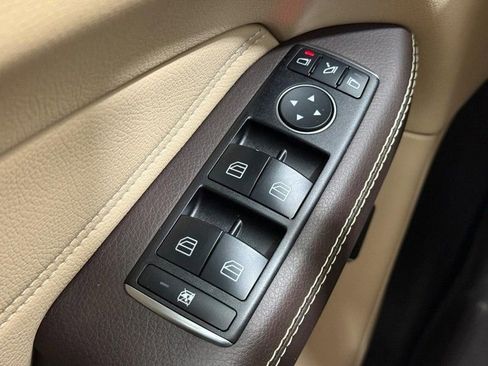 Used 2019 Mercedes-Benz GLE 400 4MATIC image 16