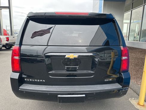 Used 2018 Chevrolet Suburban LT AWD/4WD image 5