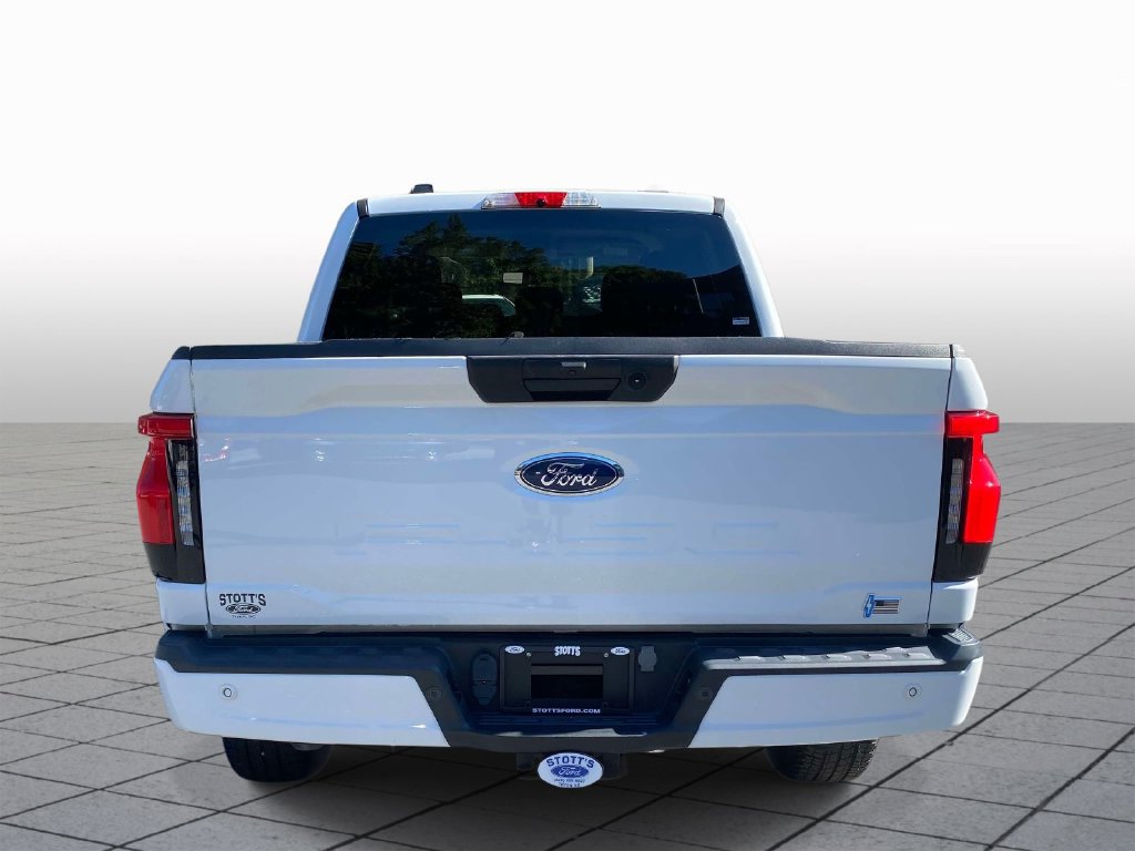 Used 2023 Ford F150 Lightning XLT AWD/4WD image 6