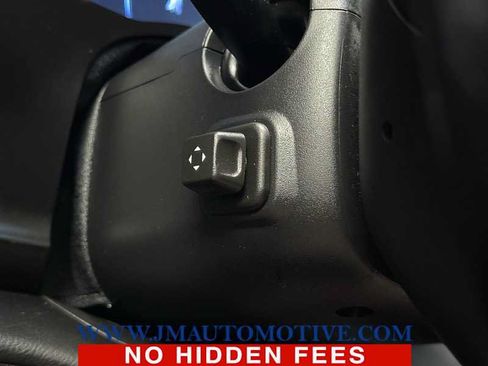 Used 2019 Cadillac Escalade ESV Luxury AWD/4WD image 49