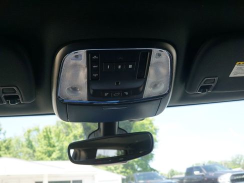 Used 2017 Jeep Grand Cherokee Limited image 13