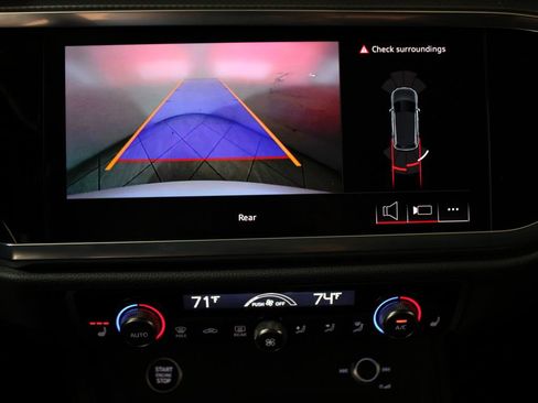 Certified 2025 Audi Q3 2.0T Premium w/ Convenience Package image 4