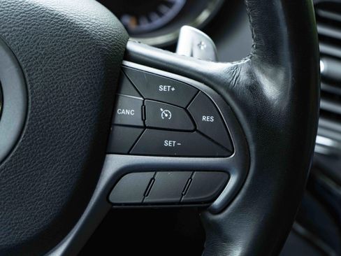 Used 2020 Jeep Grand Cherokee Limited X image 21