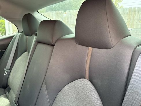 Used 2020 Toyota Camry LE w/ Convenience Package FWD image 14