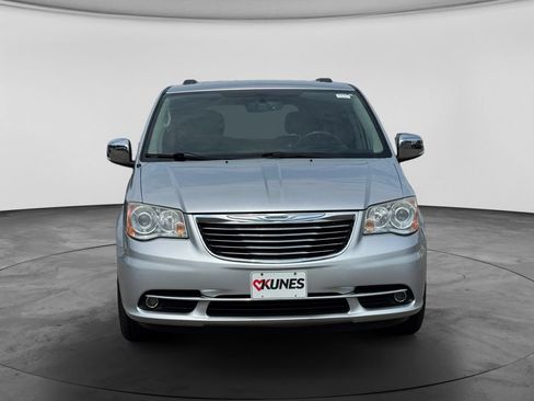 Used 2012 Chrysler Town & Country Limited FWD image 2