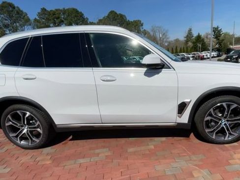 Used 2026 BMW X5 xDrive40i w/ Premium Package AWD/4WD image 2