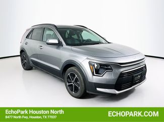 Used 2023 Kia Niro LX video 1