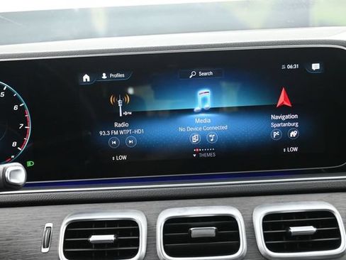 Used 2022 Mercedes-Benz GLE 350 4MATIC w/ Premium Package image 10
