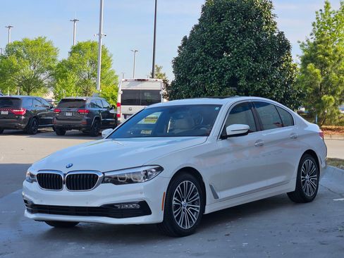 Used 2018 BMW 530i w/ Premium Package RWD image 3