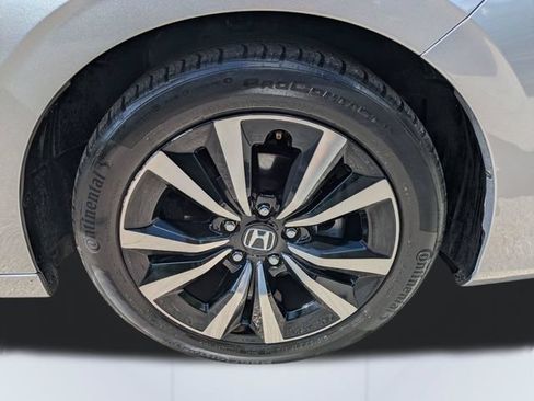 Used 2024 Honda Civic EX-L image 11