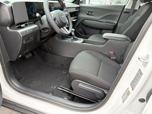 New 2026 Hyundai Kona SE image 9