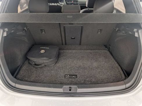 Used 2018 Volkswagen GTI SE FWD image 26
