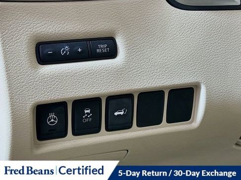 Used 2017 Nissan Murano Platinum image 12