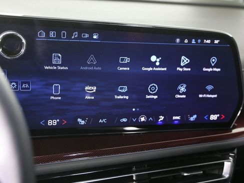 Used 2024 Chevrolet Traverse Z71 image 19