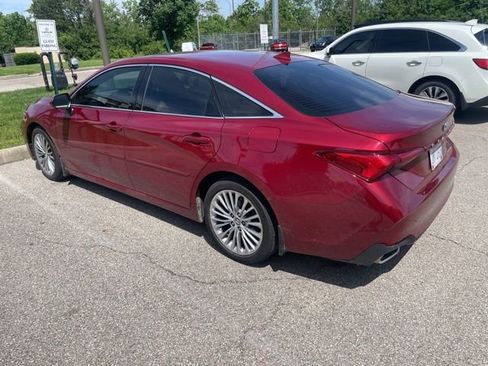 Used 2020 Toyota Avalon Limited FWD image 2