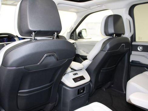 New 2025 Lincoln Navigator L Reserve image 30