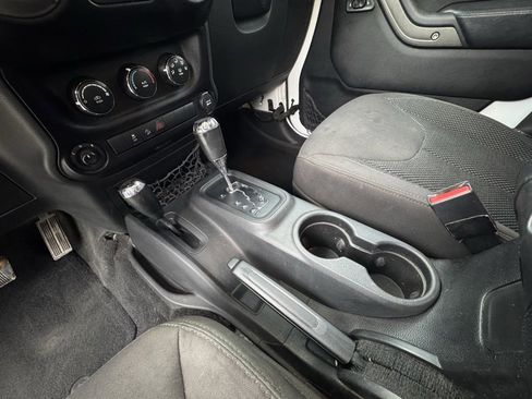 Used 2016 Jeep Wrangler Unlimited Sport S image 26