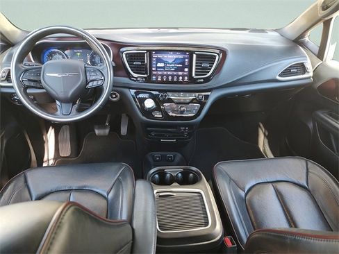 Certified 2020 Chrysler Pacifica Limited image 12