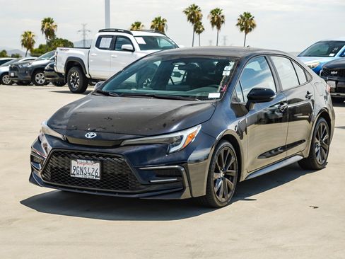Certified 2023 Toyota Corolla SE w/ SE Premium Package FWD image 3