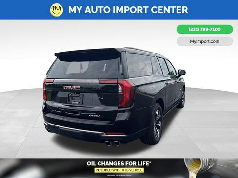 Used 2025 GMC Yukon XL AT4 Ultimate AWD/4WD image 7