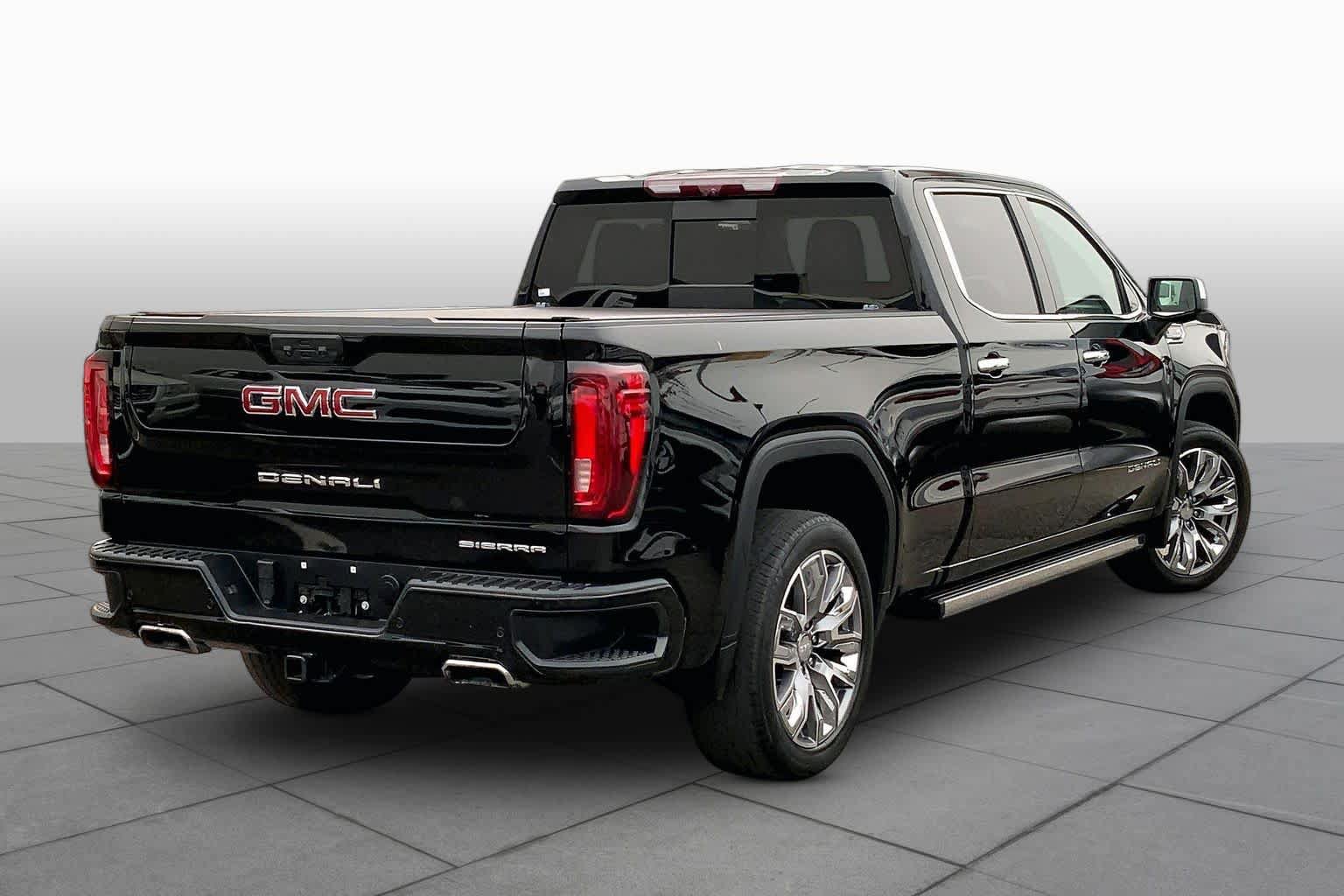 Certified 2023 GMC Sierra 1500 Denali w/ Denali Reserve Package AWD/4WD image 11