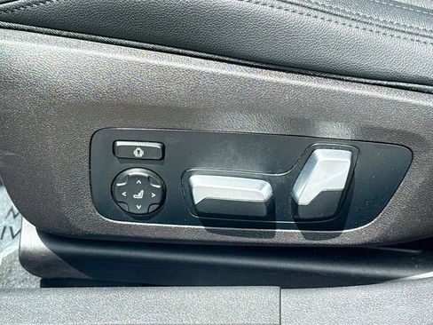 Used 2021 BMW 330i Sedan w/ M Sport Package RWD image 24