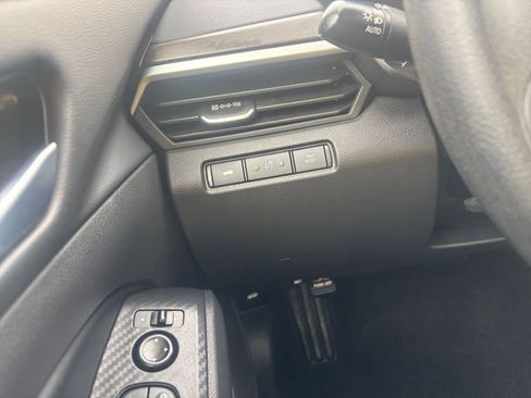 Used 2025 Nissan Altima 2.5 SV image 34