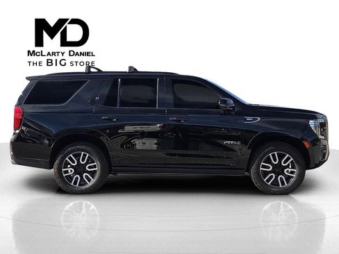 Used 2023 GMC Yukon AT4 w/ AT4 Premium Package image 6