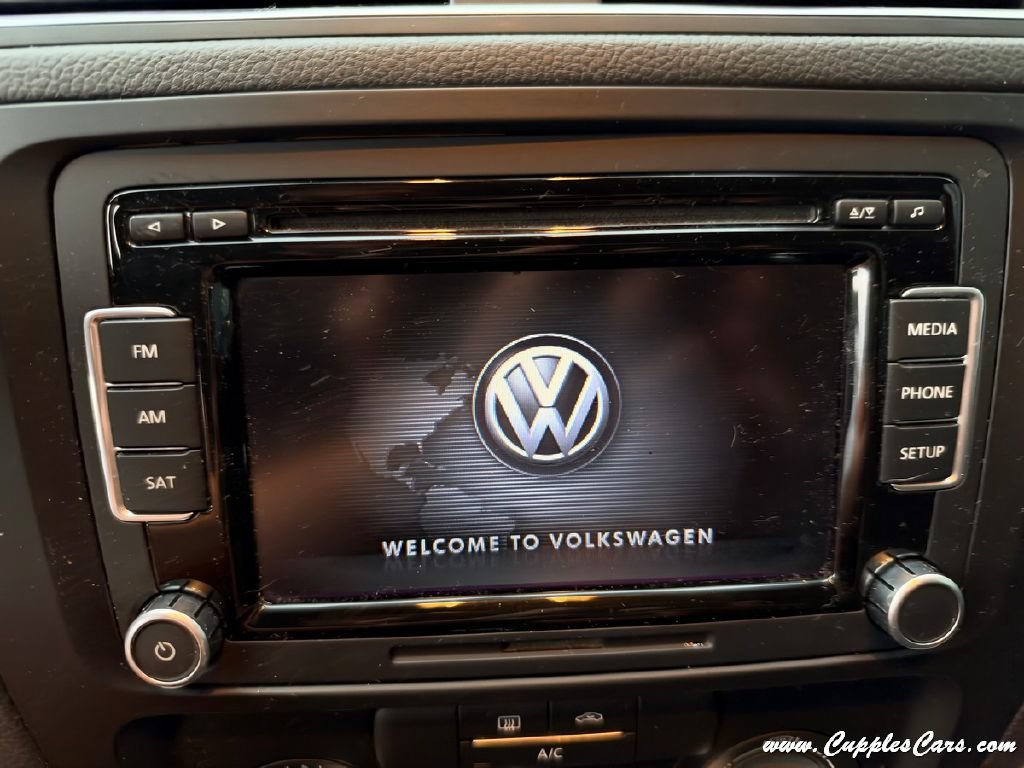 Used 2014 Volkswagen Jetta GLI FWD image 22