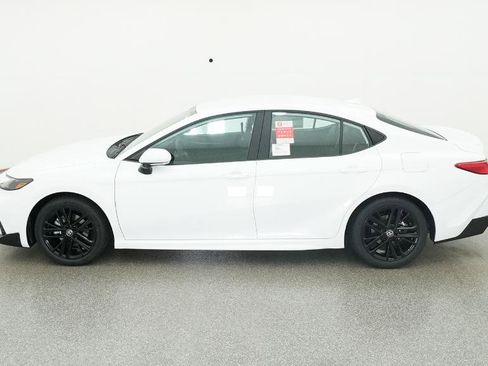 New 2026 Toyota Camry SE image 15