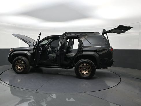 Used 2025 Toyota 4Runner Trailhunter AWD/4WD image 29