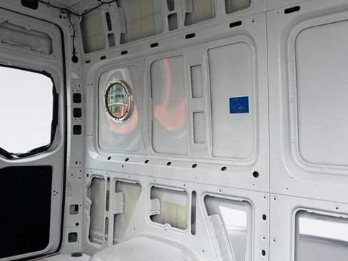 Used 2024 Mercedes-Benz Sprinter 3500 image 14