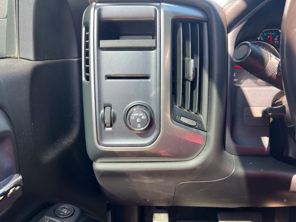 Used 2018 Chevrolet Silverado 1500 LT w/ LT Eassist Package RWD image 25