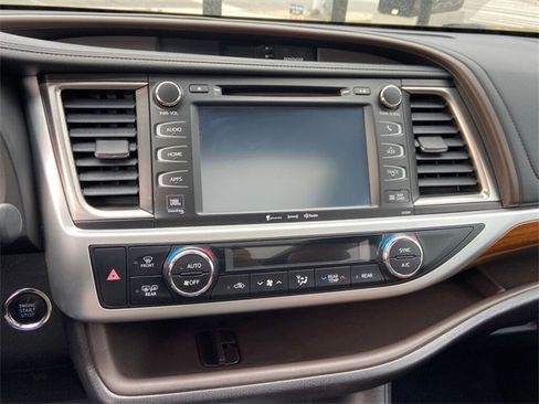 Used 2019 Toyota Highlander Limited Platinum image 15