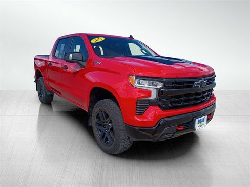 Used 2022 Chevrolet Silverado 1500 LT Trail Boss w/ LT Trail Boss Premium Package image 3
