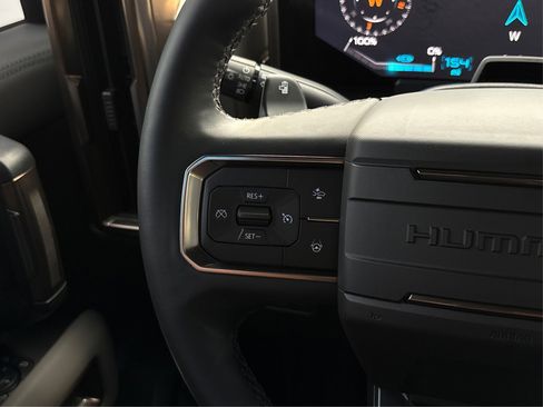 Used 2024 GMC Hummer EV 3X w/ LPO, Roof Cross Rail Package image 28