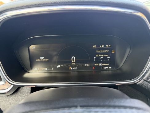 Used 2017 Lincoln Continental Select w/ Climate Package image 24