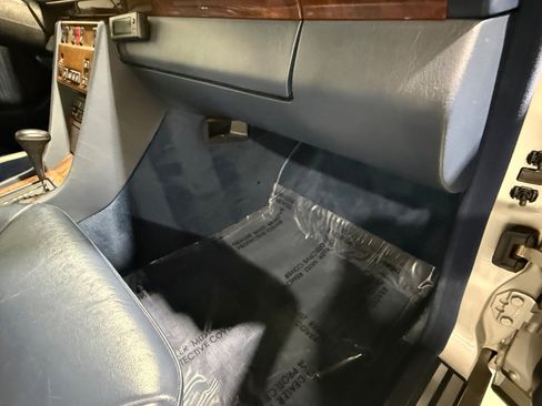 Used 1990 Mercedes-Benz 300 CE Coupe image 35