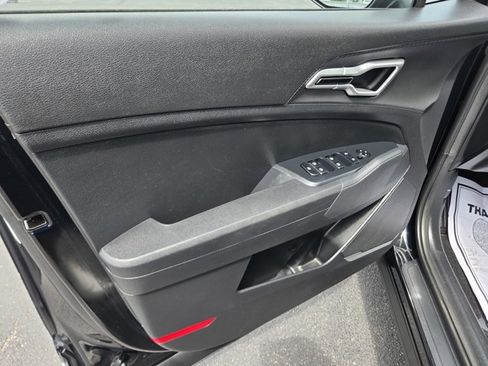 Used 2025 Kia Sportage LX FWD image 35