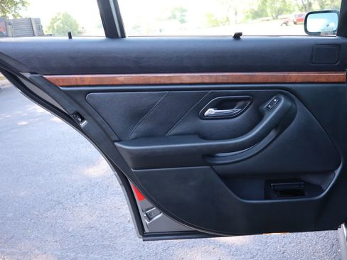 Used 2002 BMW 540i 540i image 25