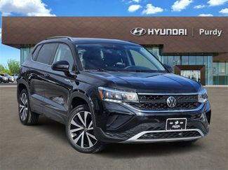 Used 2024 Volkswagen Taos SE video 1